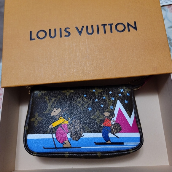 🎁SOLD🎁 Mini Pochette bear skis - Picture 1 of 11